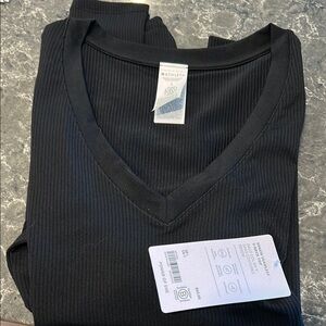 Athleta renew seamless Black V-Neck Top